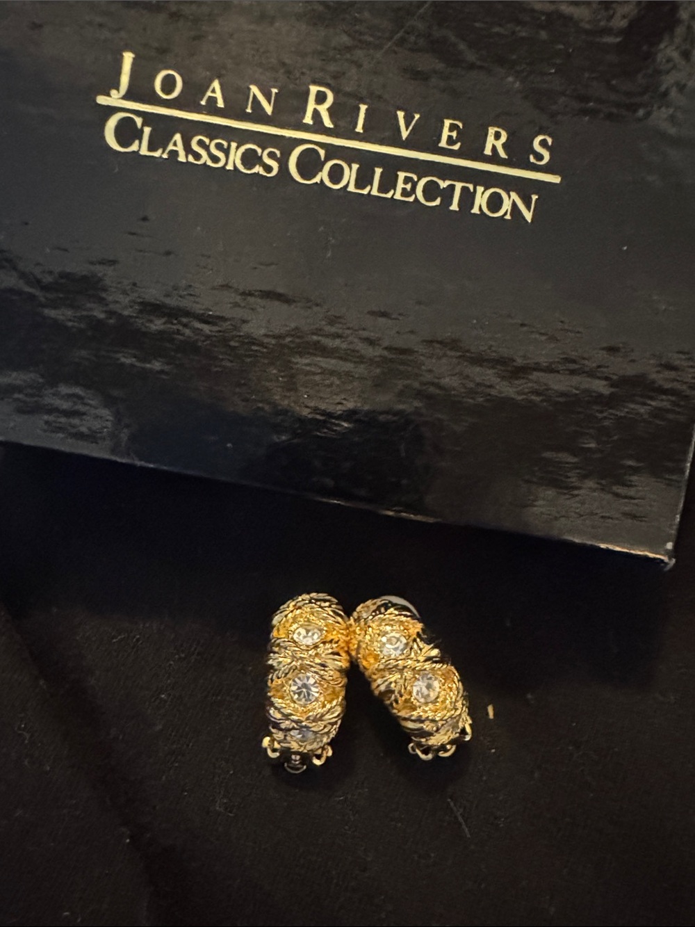 Vintage Joan Rivers Gold Rope-Textured clip-on Earrings with Clear Stones